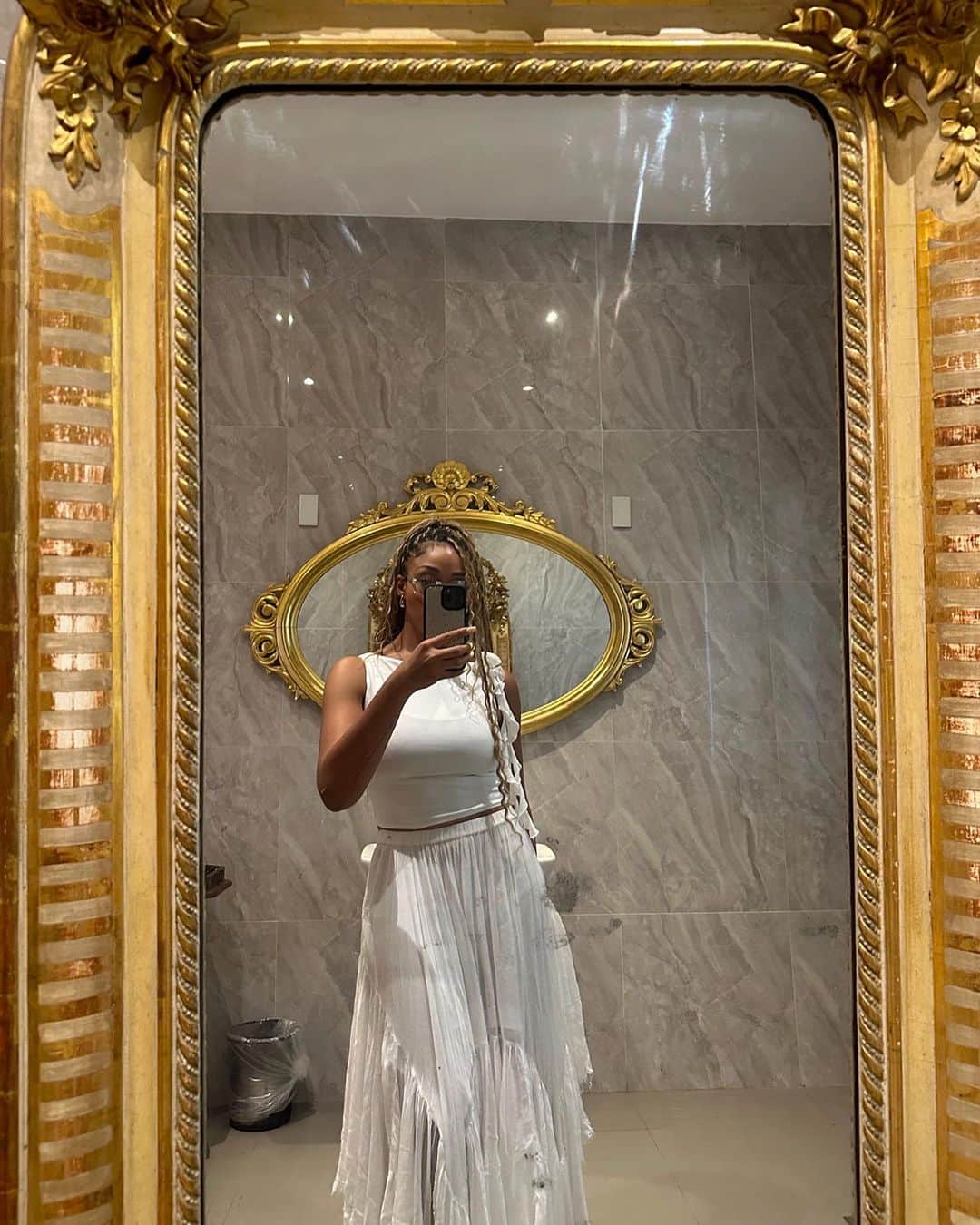 ジョーディン・ウッズのインスタグラム：「august, you were good to me💛🍋」