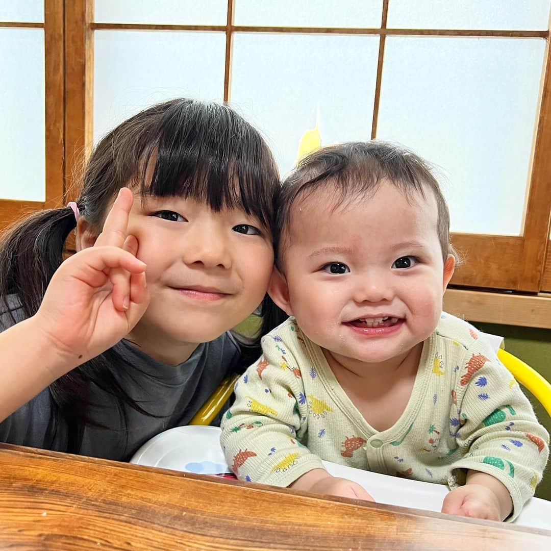 ゆうひなたのインスタグラム：「. . . 実家のような居心地のいい 定食屋さんに行ってきたよ🍚. . . 唐揚げがiPhone並みに大きくて びっくり😳！！！ 全部ボリューム満点で 美味しかった〜☺️🤍. . .」