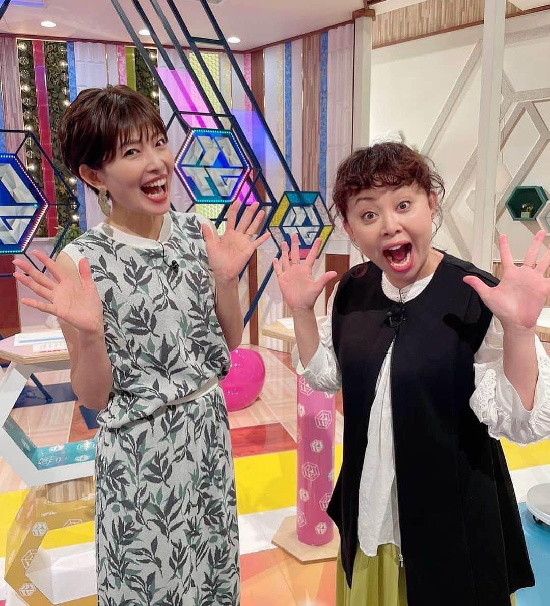 林マオのインスタグラム：「ネタバレが…  あるときーー！！  です❤️  いつも、優しい #なるみ さんと😆💕  2日土曜　11時55分からです✨」