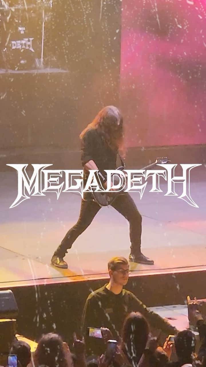 Megadethのインスタグラム：「🤘ALBUQUERQUE!🤘We’re bringing down the house on September 6th with @toxicholocaust_official opening. Tickets available in the link in our bio #megadeth #ontour #thrashmetal」