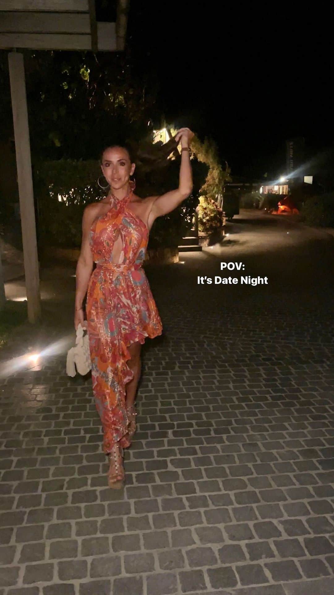 Ainsley Rodriguezのインスタグラム：「POV: Scored myself a hot date . Outfit linked on my LTK - https://liketk.it/4hLwX」