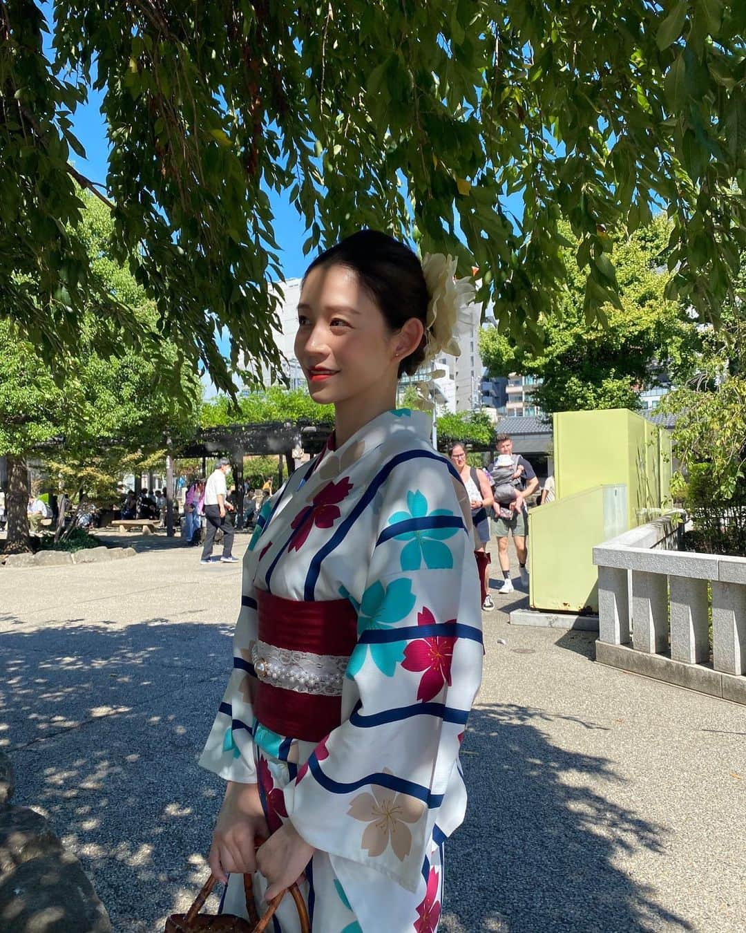 帆春さんのインスタグラム写真 - (帆春Instagram)「. ニッポンの夏！👘✨  #東京 #浅草 #浅草寺 #雷門 #浅草観光  #japan #japanese #japanesegirl #yukata  #浴衣 #浴衣ヘアアレンジ #ヘアアレンジ   PR @kimonoarisa #浅草着物レンタル #着物レンタル浅草 #浅草浴衣レンタル #浴衣レンタル #レンタル着物シフト #浴衣レンタル浅草 #浅草浴衣 #浅草着物   え、待って帆春浴衣似合うやん！✨と 自惚れていた日😆笑」9月2日 20時02分 - hoharu_oyama