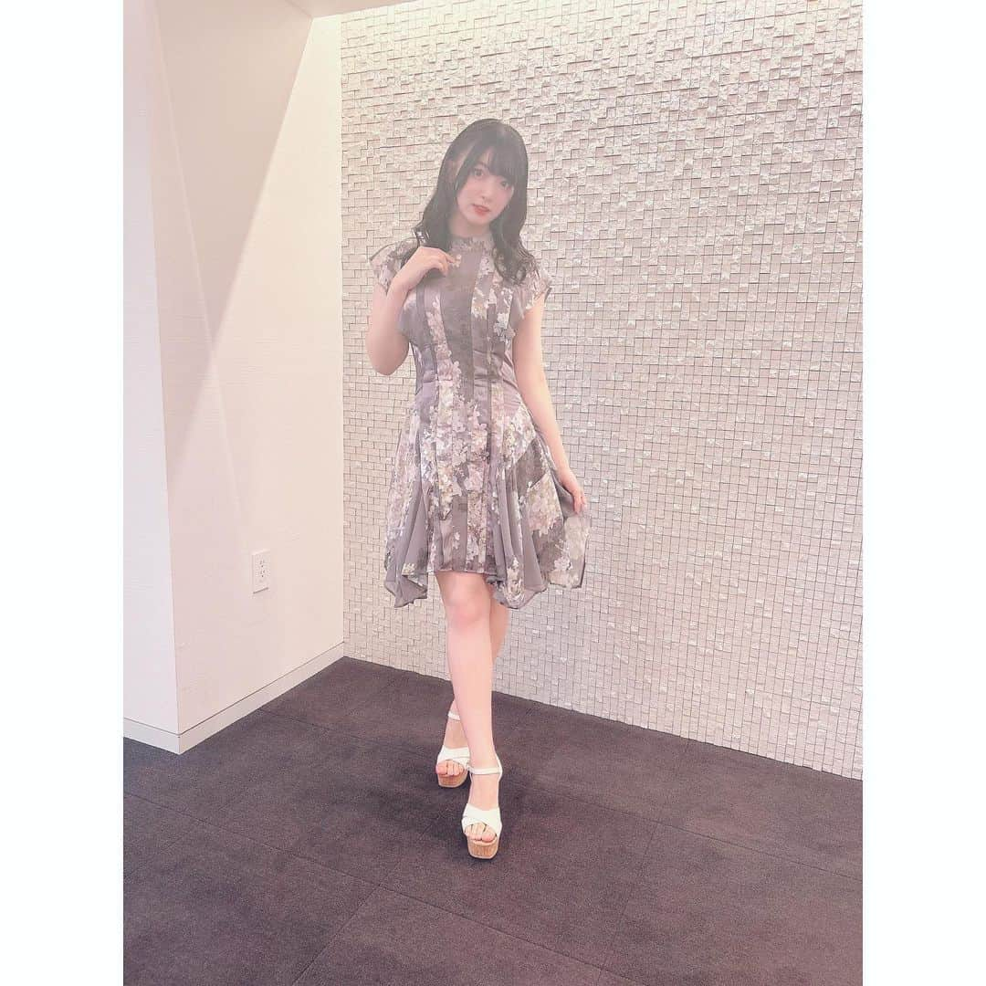 進藤あまねさんのインスタグラム写真 - (進藤あまねInstagram)「✿.•¨•.¸¸.•¨•.¸¸❀✿❀.•¨•.¸¸.•¨•.✿  カレンダーのオンラインイベントありがとうございました✨️🗓 ワンピース沢山褒めて貰えて嬉しい！ 実は昨日と同じブランド  #ALLSAINTS  さん✨️👗   #ねすぐらむ」9月2日 20時07分 - amane_shindo_official