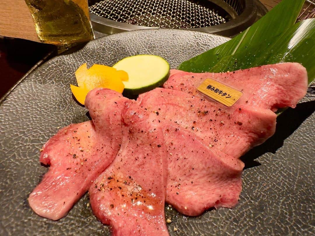 わっきーさんのインスタグラム写真 - (わっきーInstagram)「前々から食べに行ってみたかった「焼肉やまと」へ。店舗はコレド日本橋。 1971年創業、精肉店もやっていて、黒毛和牛が格安で味わる老舗店。 今回は松阪牛、黒毛和牛盛り合わせ、シャトーブリアンなど。 会食、記念日、デートに最適。  #焼肉やまと #焼肉やまとコレド日本橋店 #焼肉 #和牛 #黒毛和牛 #松阪牛 #コスパ最高 #シャトーブリアン #東京グルメ #東京デート #コレド日本橋 #埼玉グルメ #埼玉焼肉 #わっきーtv」9月2日 18時41分 - makoto_ishiwaki