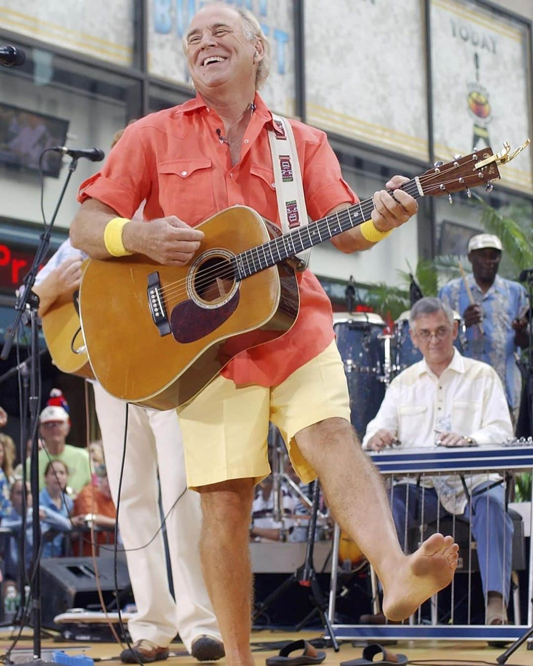 ウィル・リーのインスタグラム：「Jimmy Buffet RIP - This man had a kind of wisdom and good-natured elegance about him that made him one of a kind. I'll miss seeing him around and occasionally making music with him. May his music and lyrics continue to inspire good feelings in all of us, especially towards each other. Thank you Jimmy. Thank you #thisboyslife」