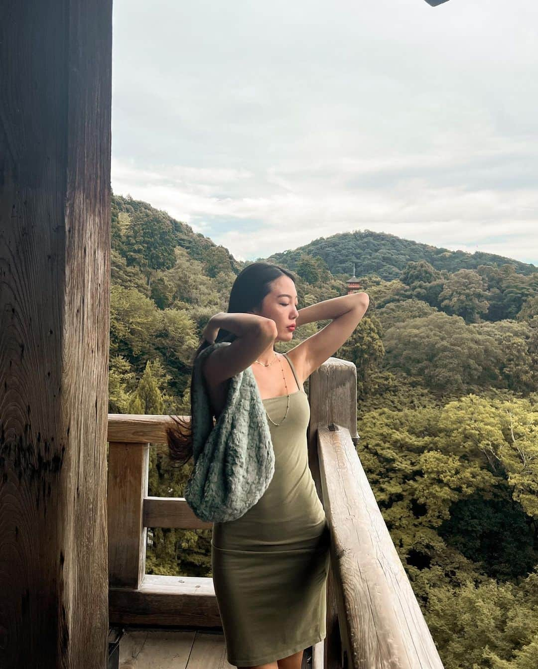 佐藤マクニッシュ怜子さんのインスタグラム写真 - (佐藤マクニッシュ怜子Instagram)「my views in the life 🇯🇵 #kyotobound #inspo   kyoto is definitely the destination when I’m searching for the inspiration 🇯🇵 thing you can feel with your five senses 🧘🏻  京都は日本人としてのルーツを思い出させてくれる場所。商業的になっていたとしても、日本の価値が世界から見た時にこれだけある事に毎回リマインドされる。東京とはまた違ったインスピレーションを得られて、またアイデアもたくさん浮かんじゃいました🤤  #kyoto #japantrip #japanmodern #architecture #designer #inspo #京都」9月2日 18時45分 - reikoofficial