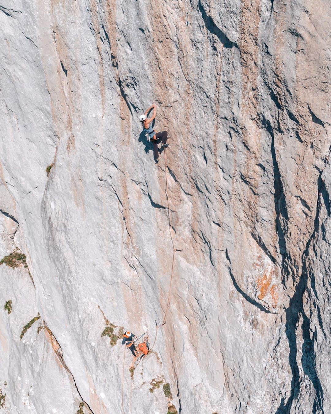 ニナ・カプレツさんのインスタグラム写真 - (ニナ・カプレツInstagram)「« I had five more meters left. My feet were standing on good footholds, my hands shaking the pump out of my forearms. I had freed all the pitches of Yeah Man so far and I had to keep it together for the final slab. While resting, I leaned my cheek on the rock and told myself with a big smile: I live my best life ever. »  Read full story of “Yeah man 350m/8b+” on my blog  ➡️ link in profile  @arcteryx @petzl_official @scarpaspa @msr_gear @lyofood @julbo_eyewear @gebana.official @pauline.mhe @jaun.tourismus   📸 @jeremy_bernard_photography and @marc_daviet」9月2日 18時48分 - ninacaprez