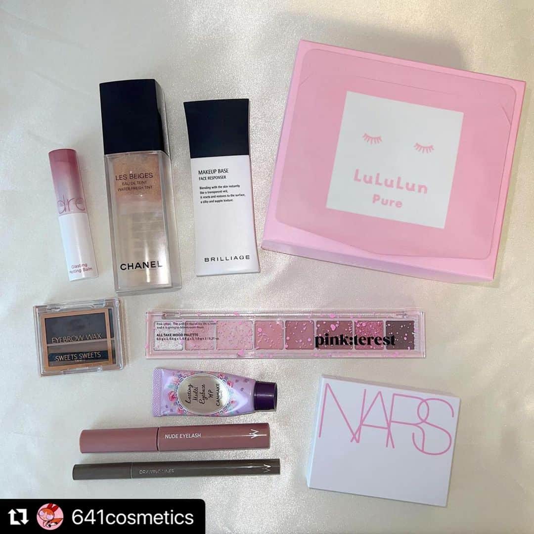 LuLuLun（ルルルン公式）さんのインスタグラム写真 - (LuLuLun（ルルルン公式）Instagram)「本日は @641cosmetics 様の素敵な投稿をリポストさせていただきました✨ いつもルルルンをご愛用くださり、ありがとうございます！  #Repost  ・・・  #今日のメイク 🩷  一人暮らしを始めて今のところちゃんと早起きできてるので 朝からパックしてメイクするという習慣がついている😙  @lululun_jp #ルルルンピュアピンク  このパックはデイリー使いがしやすい形だし 程よく保湿してくれて朝にちょうど良い！  下地は先日お試しさせていただいてからお気に入りの  @brilliage_official #メイクアップベースフェイスレスポンサー  ファンデは薄付きで夏にぴったりな崩れにくい　@chanel.beauty #レベージュオードゥタン  パウダーは買ってから毎日使ってる @narscosmeticsjapan  #ライトリフレクティングセッティングパウダー  アイシャドウベースは @canmaketokyo  #ラスティングマルチアイベース WP リピ2つ目！これがないと無理！！！  アイシャドウは韓国で購入してお気に入り @peripera_official  #オールテイクムードパレット #ピンタレスト  アイブロウは @sweets_sweets.official  #アイブロウワックス (これも買ってから毎日使ってる)  アイライナーとマスカラは大好き @wonjungyo_official_jp  #ヌードアイラッシュ #ドローイングライナー  リップはつやつやかわいい @romand_jp  #グラスティングメルティングバーム   ドレッサーも近いうちに紹介できたら良いな🎶」9月2日 19時00分 - lululun_jp