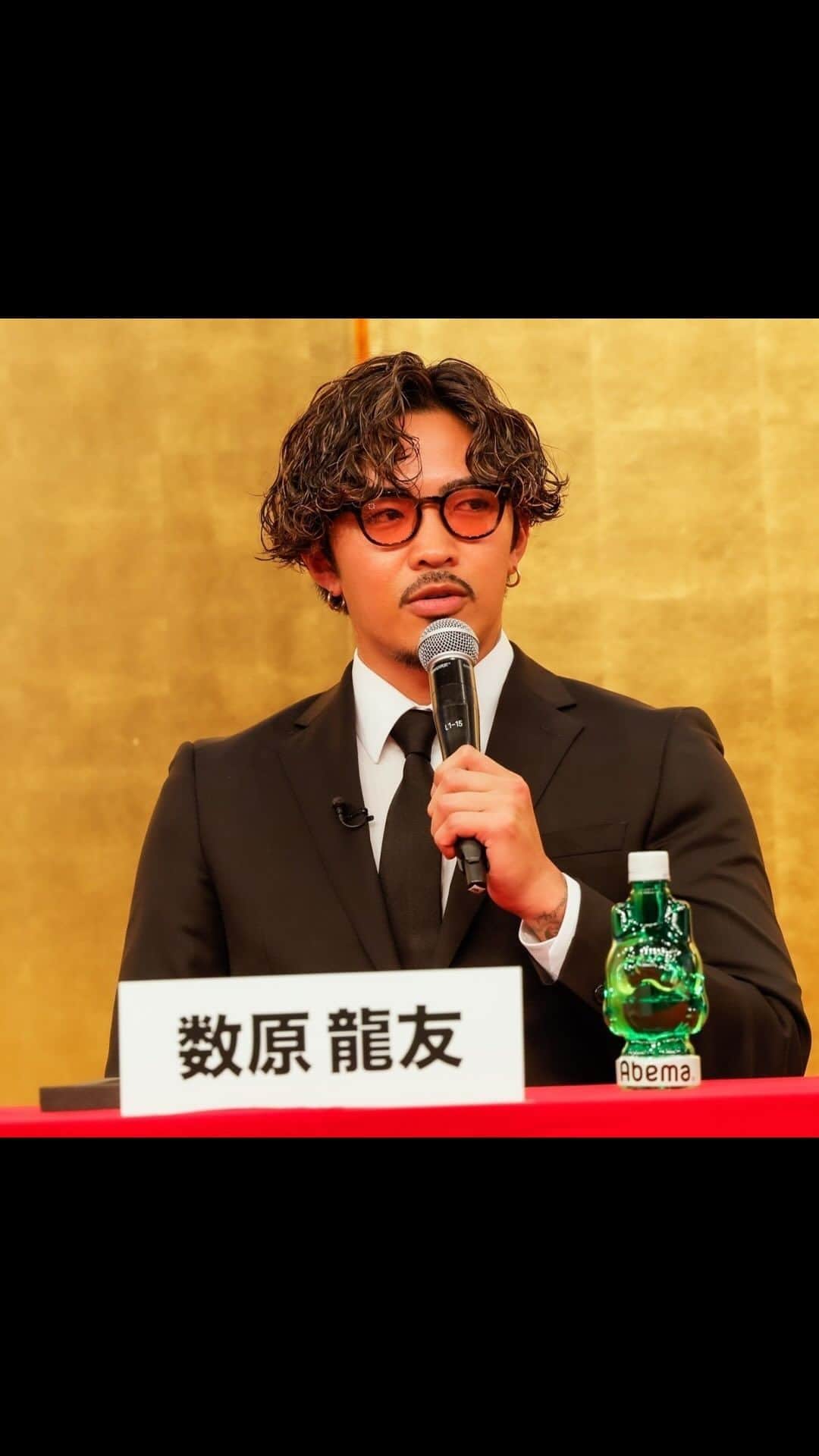GENERATIONS高校TVのインスタグラム：「【何かがおかしい‥】懐かし名場面をプレイバック✨あなたはこの違和感が何なのかお気づきでしょうか‥？そう！おふざけ龍友が真面目なコメントだけで終わるわけないんです🤣  #gene高 #ジェネ高 #generations高校tv #gene #generations #ジェネ #ジェネレーションズ #generationsfromexiletribe #ldh #白濱亜嵐 #片寄涼太 #数原龍友 #小森隼 #佐野玲於 #関口メンディー #中務裕太」