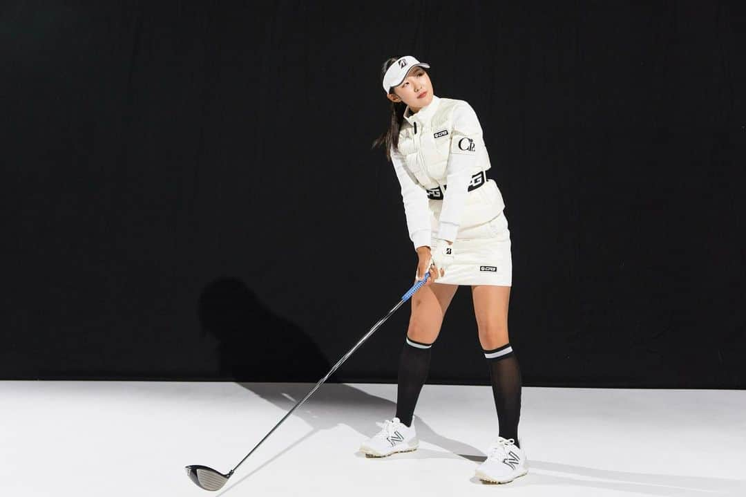 高木萌衣のインスタグラム：「CPGGOLF 2023秋冬🤍  @cpggolf_official  #cpggolf #ゴルフウェア #golfwear #골프옷 #골프패션」