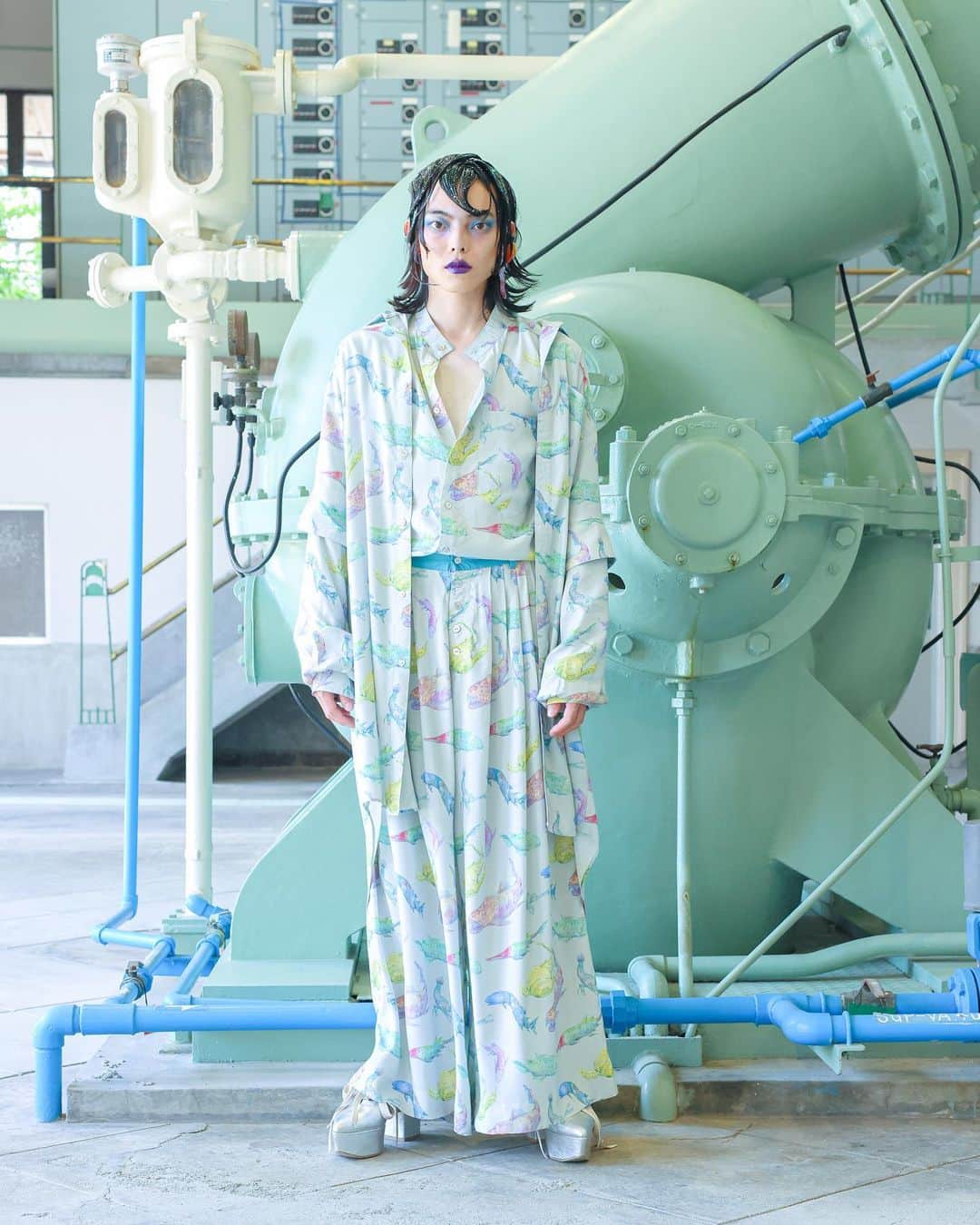 のインスタグラム：「Rakuten Fashion Week TOKYO 2024 Spring/Summer  pays des fées アンダーウォータラウンド  @paysdesfees_nakano_broadway   photo : Ayano Sudo @ayano_sudo   Hair&make : Chiaki Hino @c_creepers   Styling : Iyo Kondo   Textile artwork : Kenichi Nagai @art_naiken」