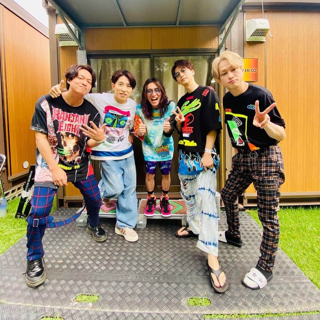 関ジャニ∞さんのインスタグラム写真 - (関ジャニ∞Instagram)「⁡ ⁡ ワンチャンフェス最高だったぞー！！！ ⁡ ⁡ #ワンチャンフェス #WANIMA さん #関ジャニ∞ #関ジャニ_ワンチャンフェス #関ジャニInstagram」9月2日 19時21分 - kanjani8_official