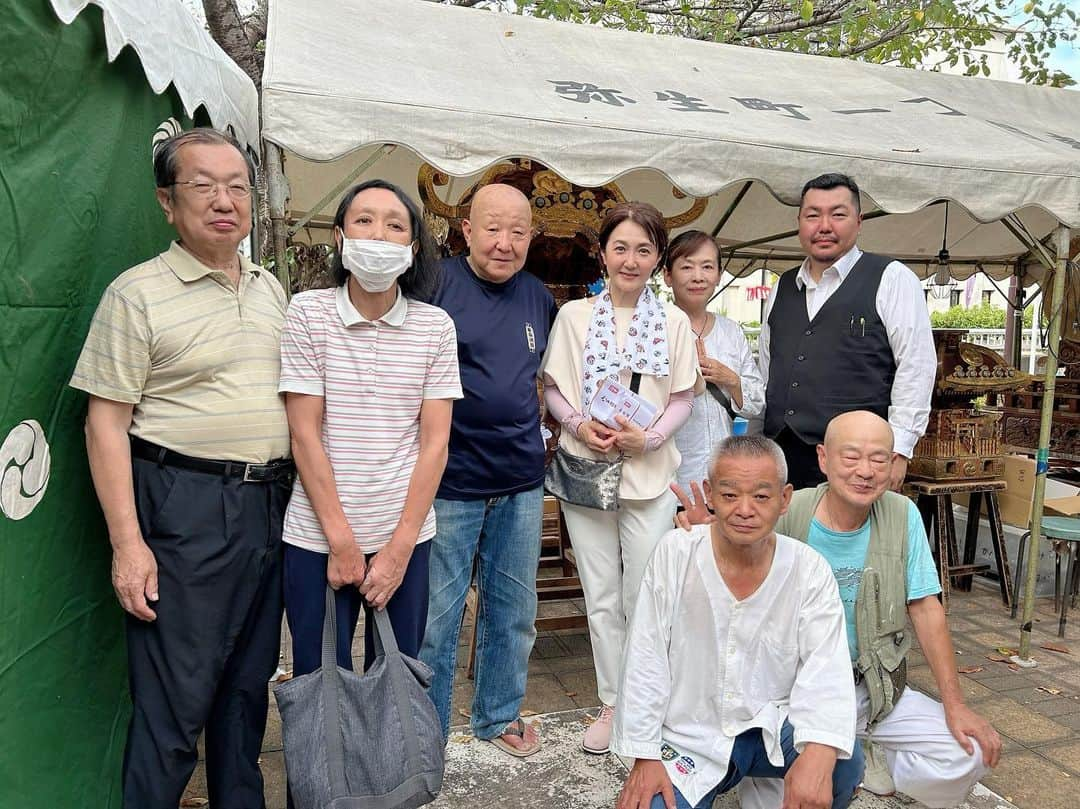 生稲晃子のインスタグラム：「9月2、3日は、中野区本郷氷川神社の例大祭です。氷川神社は、素戔嗚尊(スサノオノミコト)を主祭神としてお祀りしています。　 本日は子供神輿‼️ 久しぶりのお祭りで、皆さんの笑顔が素敵でした。私もパワーをいただきました💪🏻有難うございます😊 　時間の都合で全ての御神酒所をまわれず、それだけが心残りでした。  #本郷氷川神社  #本郷氷川神社例大祭  #すさのおのみごと  #生稲晃子」