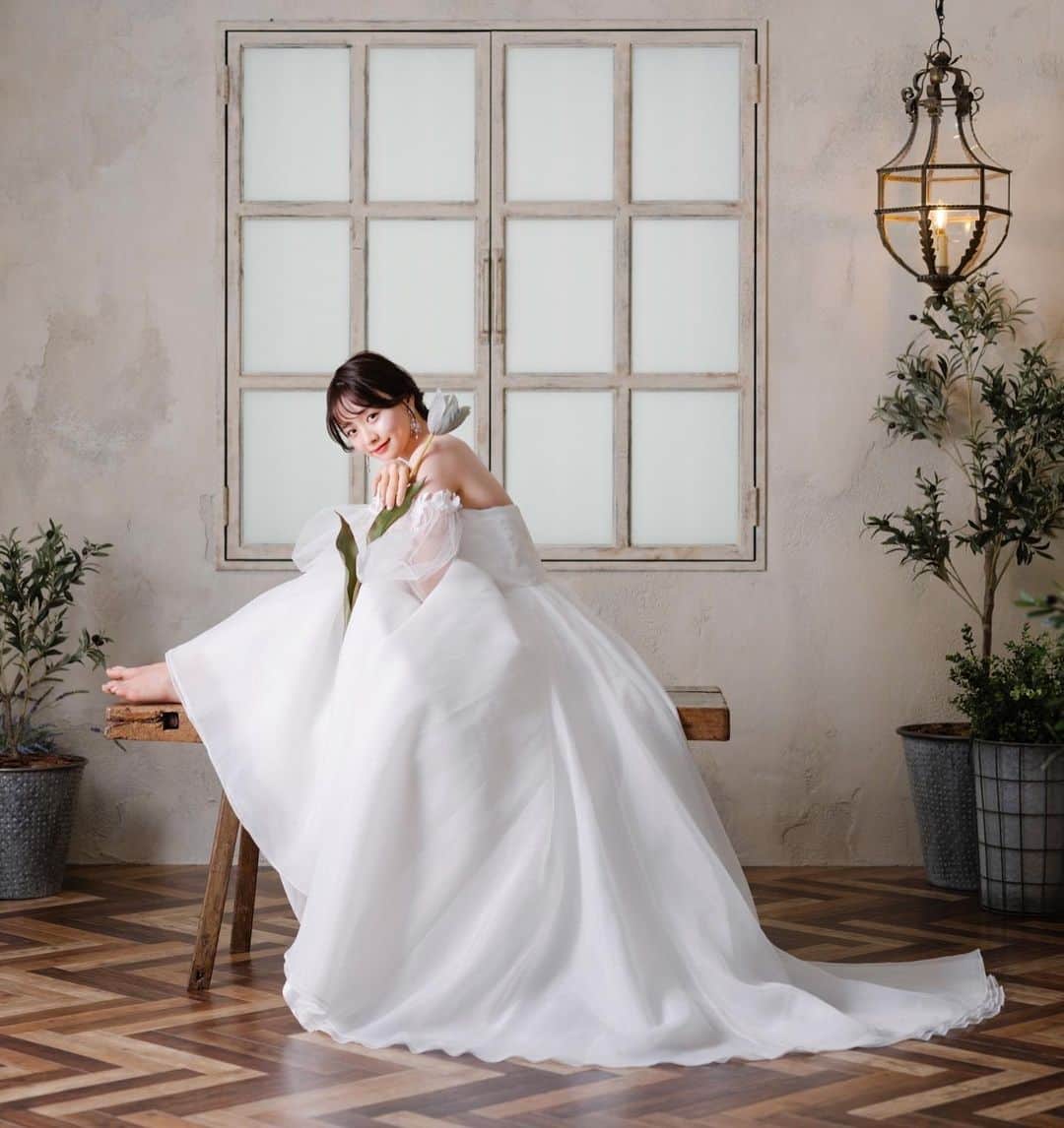 森香澄さんのインスタグラム写真 - (森香澄Instagram)「. PLACOLE & DRESSY 💍 モデルを務めさせていただきました！ . ウェディングドレスってやっぱり特別な気持ちになりますね。 いつか、こんな素敵なドレスを着たいなあと思えた撮影でした💭」9月2日 19時33分 - mori_kasumi_