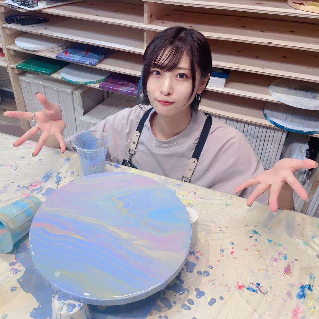 松田彩希さんのインスタグラム写真 - (松田彩希Instagram)「. 新宿御苑のcreabaseさん( @creabase.jp )でたらしこみアート(#フルイドアート)やって来ました！  こういうの凄くすきで一緒に付き合ってくれたお友達に感謝〜！ またやりたいなあ。」9月2日 19時46分 - sakii_matsu