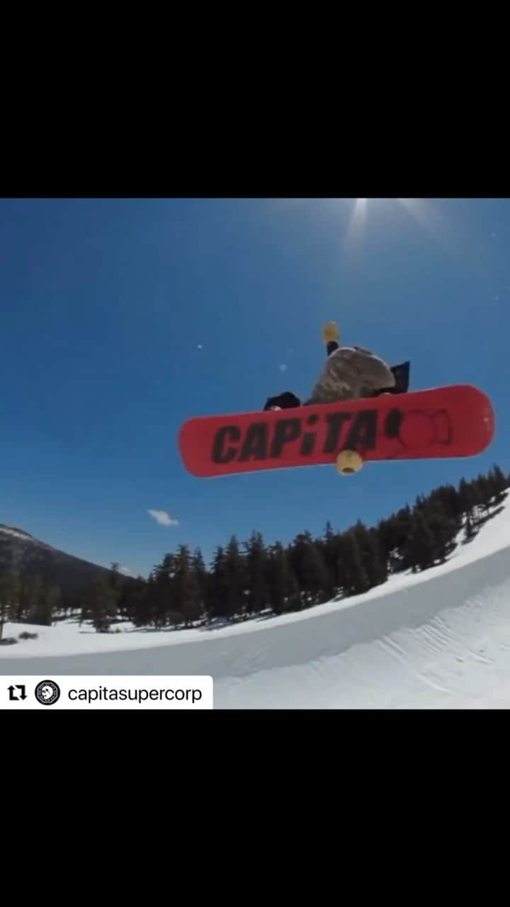 國母和宏のインスタグラム：「@capitasupercorp DOA2. (2014)  昔の映像が出てくるのは嬉しいね、時代に左右されない映像を残す事がスノーボーダーが生き続ける事だと思う。 今年もそうゆう映像残したからお楽しみに。  It’s nice to see my old clips. Creating timeless clips is what keeps snowboarders alive.  Got some clips just like that this year so stay tuned.」