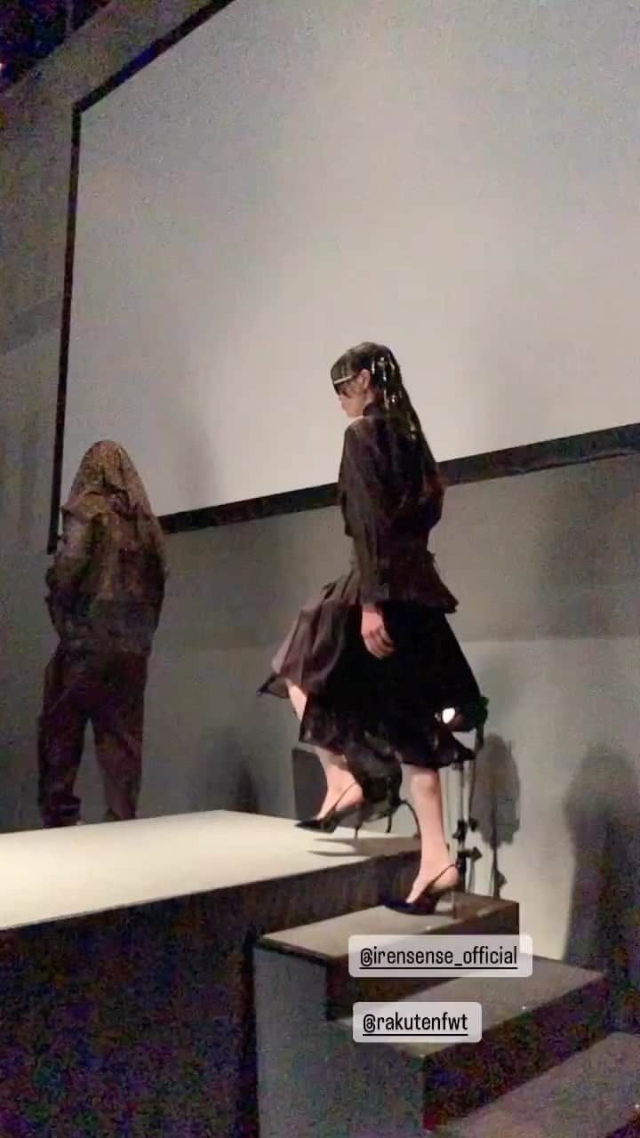 のインスタグラム：「楽天ファッションウィーク5日目 @supportsurfaceofficial @meanswhile @cinoh_official @seven_by_seven_official #RakutenFWT #Tokyo #fashion  #model #runway  #コレクション #ファッション」