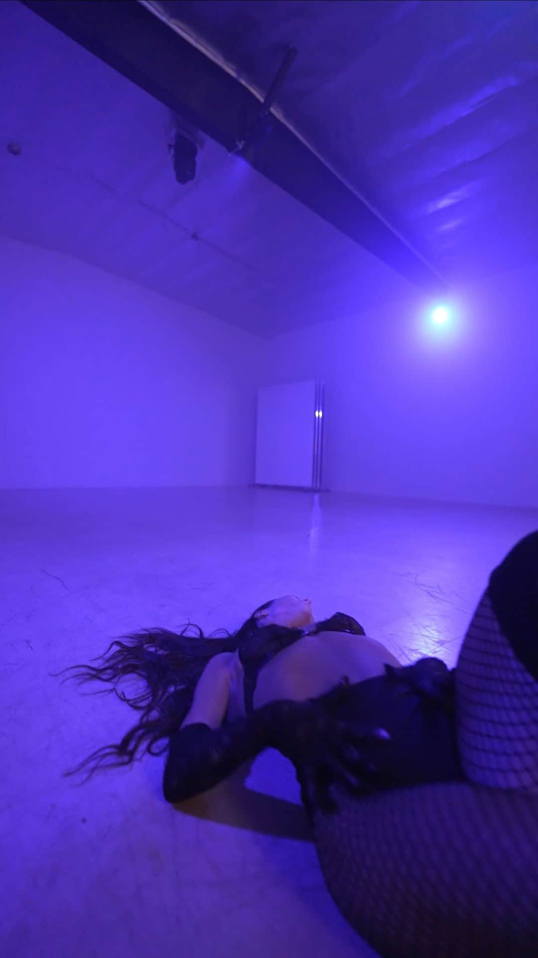 マンディー・ジルーのインスタグラム：「This one makes me feel nostalgic in the best way… It’s also giving birthday lap dance celebration feels for that special someone who you’re incredibly in love with!! 🥳😂🥰❤️‍🔥」