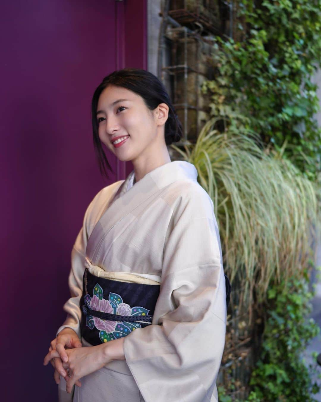 福井セリナさんのインスタグラム写真 - (福井セリナInstagram)「My first KIMONO ❤︎  落ち着いたカラーに遊び心のある帯でわたしらしさを出しました🐏🍓  これを着ていろんなところにお出かけするのが楽しみ🥰  #PR #綾錦 #京都綾錦　#あやにしき #着物#誂え #着物仕立て#着付け#和装 #着物コーディネート #きものオーダー #着物女子　#和装 #自装着付け　#書道家　#書家　#袷　#袋帯　#名古屋帯　#色無地　#着物ヘア　#kimono」9月2日 11時31分 - serinafukui__