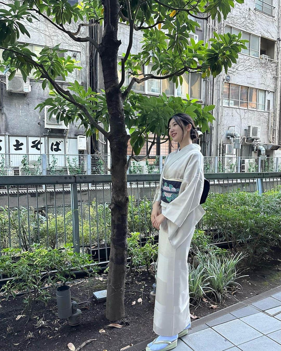 福井セリナさんのインスタグラム写真 - (福井セリナInstagram)「My first KIMONO ❤︎  落ち着いたカラーに遊び心のある帯でわたしらしさを出しました🐏🍓  これを着ていろんなところにお出かけするのが楽しみ🥰  #PR #綾錦 #京都綾錦　#あやにしき #着物#誂え #着物仕立て#着付け#和装 #着物コーディネート #きものオーダー #着物女子　#和装 #自装着付け　#書道家　#書家　#袷　#袋帯　#名古屋帯　#色無地　#着物ヘア　#kimono」9月2日 11時31分 - serinafukui__