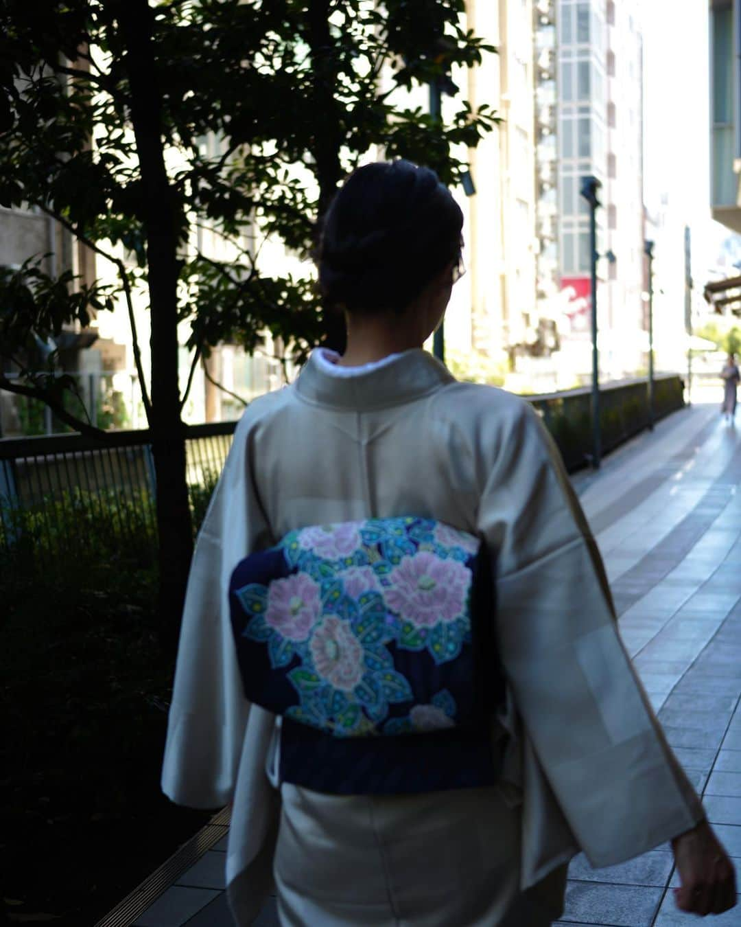 福井セリナさんのインスタグラム写真 - (福井セリナInstagram)「My first KIMONO ❤︎  落ち着いたカラーに遊び心のある帯でわたしらしさを出しました🐏🍓  これを着ていろんなところにお出かけするのが楽しみ🥰  #PR #綾錦 #京都綾錦　#あやにしき #着物#誂え #着物仕立て#着付け#和装 #着物コーディネート #きものオーダー #着物女子　#和装 #自装着付け　#書道家　#書家　#袷　#袋帯　#名古屋帯　#色無地　#着物ヘア　#kimono」9月2日 11時31分 - serinafukui__