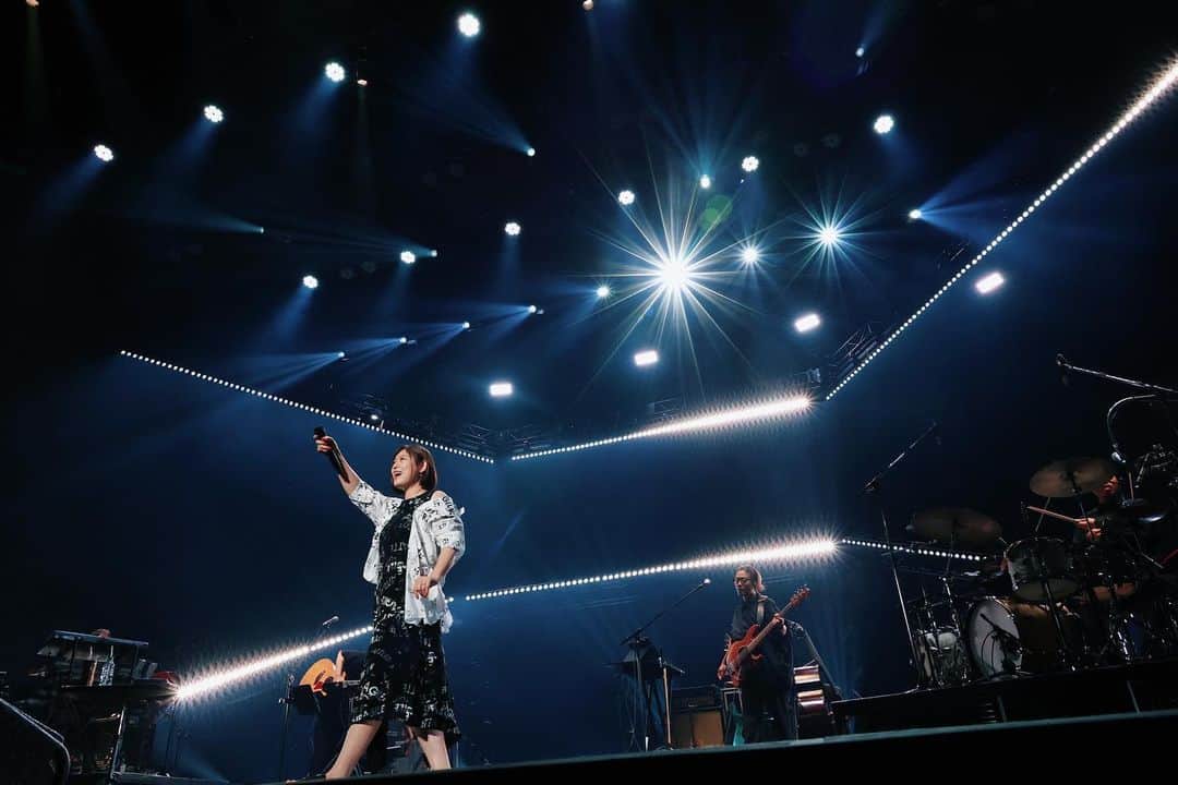 絢香のインスタグラム：「Funtale Tour 17本目 倉敷公演🎤  みんなの笑顔に 拍手に👏 歌声に うるっときた🥹 最高だった！  ありがとうーー！！  今日は広島！  @kei_kawano  @shuta_nishida  @ochi_the_funk  @shun_ishiwaka   #Funtale #tour」