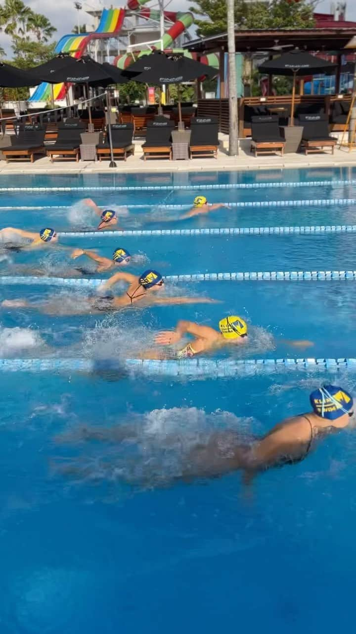 マイケル・クリムのインスタグラム：「Super Saturday squad session @klimswim We finished the week with some fast swimming! #klimswim #bali #squad #training」