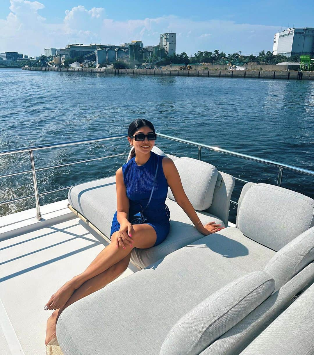 吉川プリアンカのインスタグラム：「I was made for sunny days! Fireworks from your yacht 😉 no need to be in line to watch from the front row. What’s your dream experience?   君のむねでなっかない〜 君に胸こがっさない〜 あいむるっきんふぉあパーフェクトスカイ👌  夏になると必ず口ずさんでしまう。Z世代の夏といえば！な曲ってなんなんだろう？？  #summer #summervibes #yacht #yachtlifestyle #cruise #fireworks #summervacation #beach #boat #japan #fireworks #船 #花火 #クルージング #夏 #夏休み #休日」