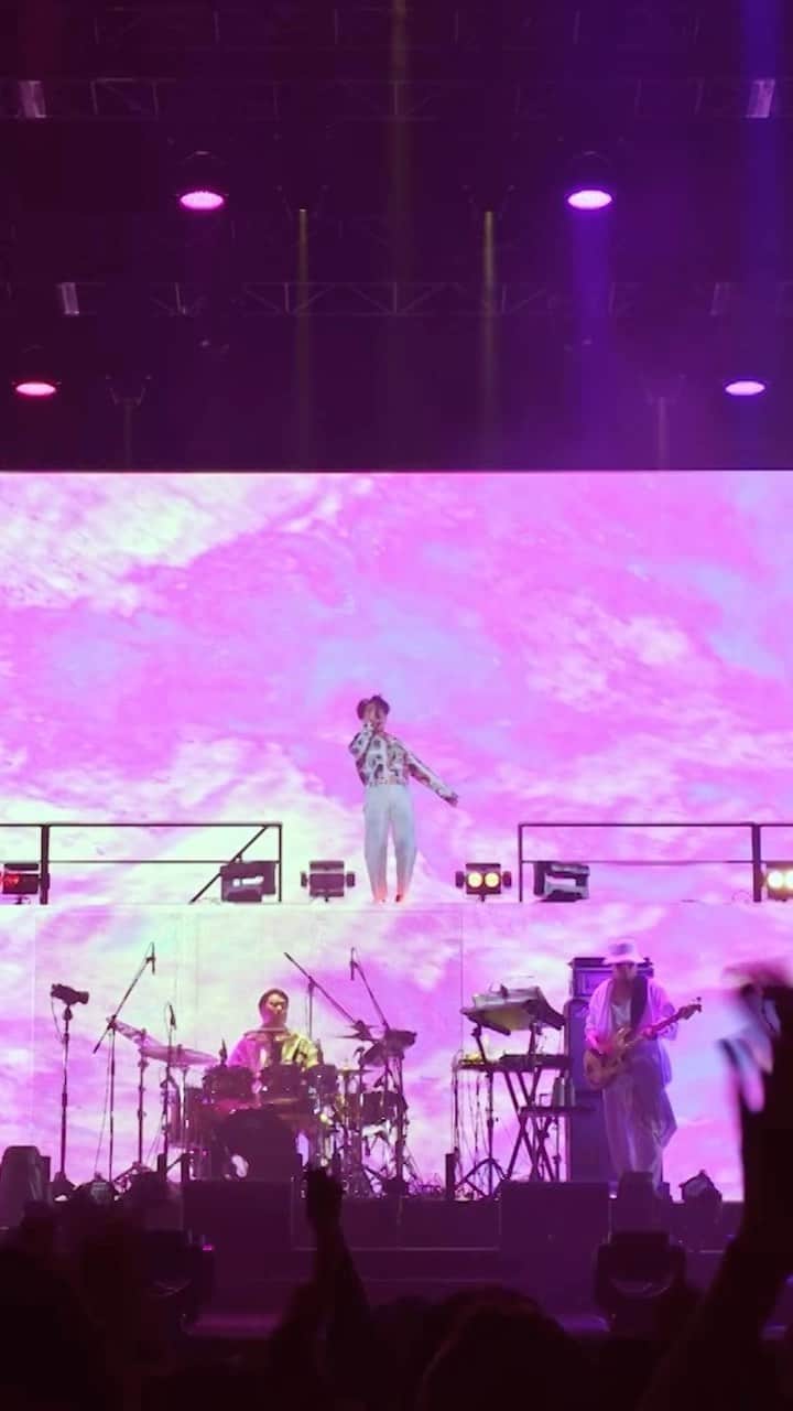 SIRUPのインスタグラム：「ROLL & BOUNCE 2022.11.11. LIVE AT NIPPON BUDOKAN  DVD & Blu-ray発売決定だぞ！ 先行予約今から🤟🏻  ◉先行予約 2023/09/02(土)12:00~2023/09/05(火)23:59 【先行予約特典】 サイン入り(プリント)ポストカード ※先着数に達し次第予約期間内でも販売終了予定  ※予約期間内にキャンセルがあった場合、在庫が戻る可能性もあります。  絶対ゲットしておくんなまし！！」