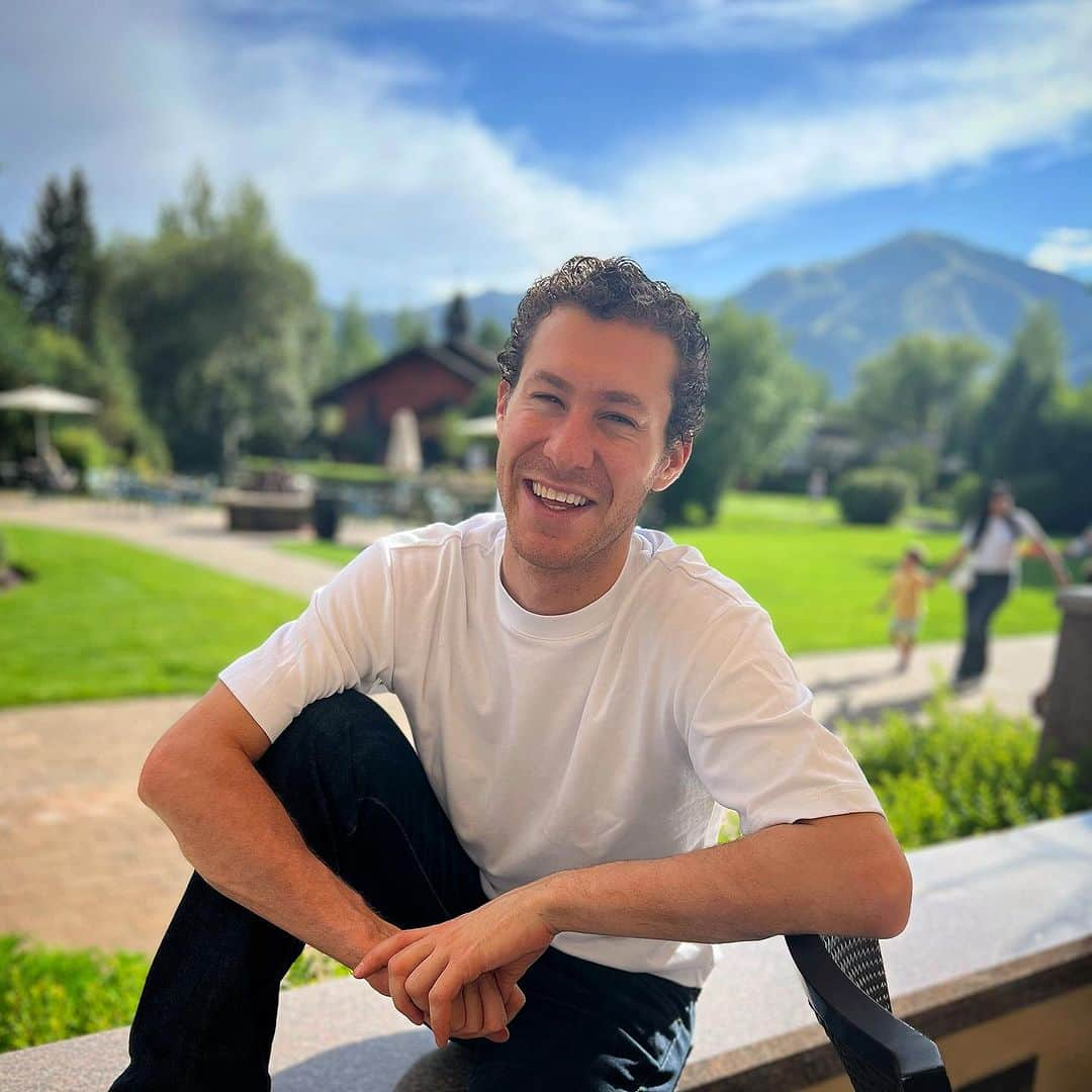 ジェイソン・ブラウンのインスタグラム：「📍Sun Valley, ID ☀️   #sunvalley #sunvalleyonice #show #iceshow #idaho #sun #summer」