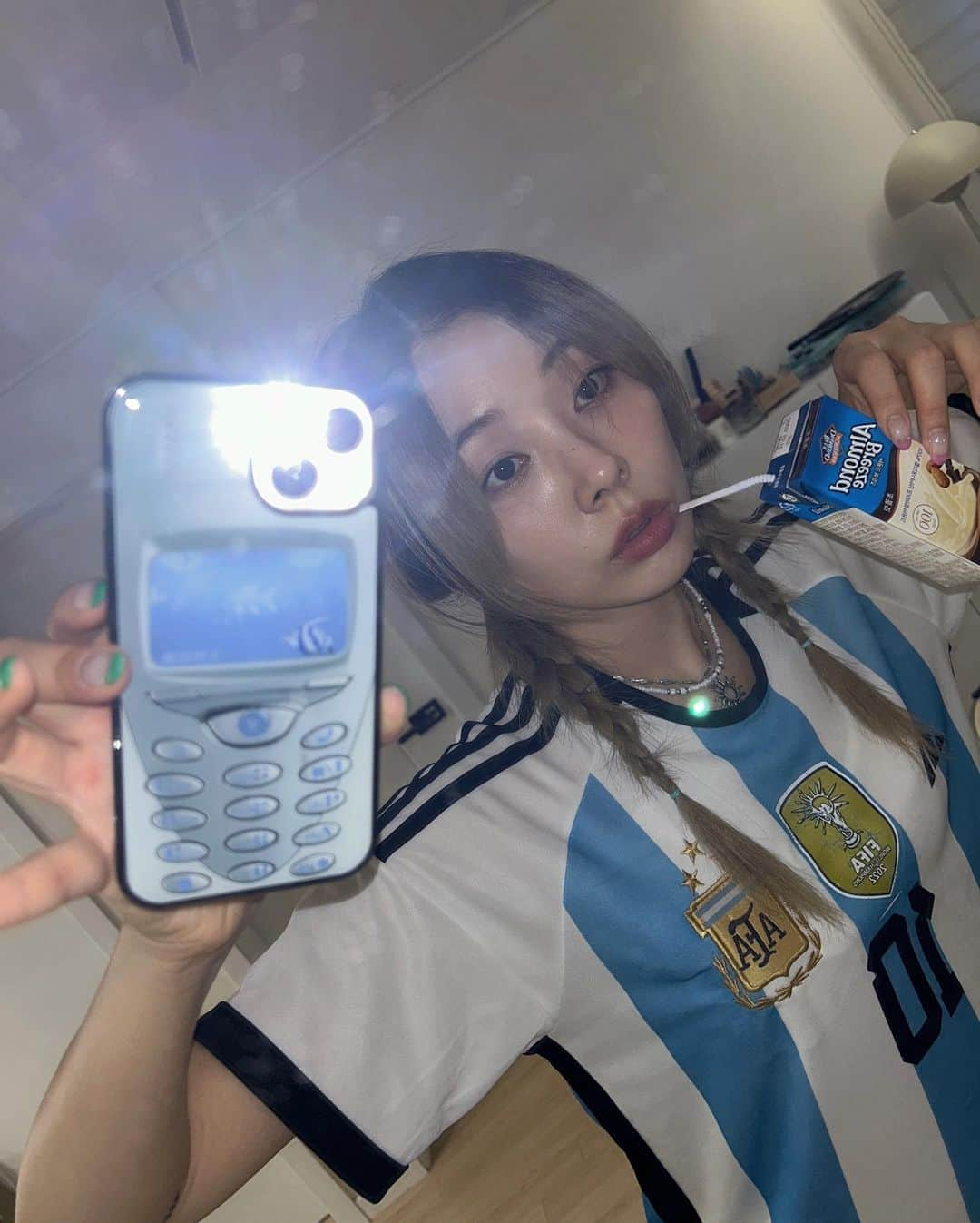 アシュリのインスタグラム：「I know you guys voted for the shorts but I just couldn’t choose 😩 missing Argentina & all the lovely people there 🩵 아르헨 그립다 :’)」