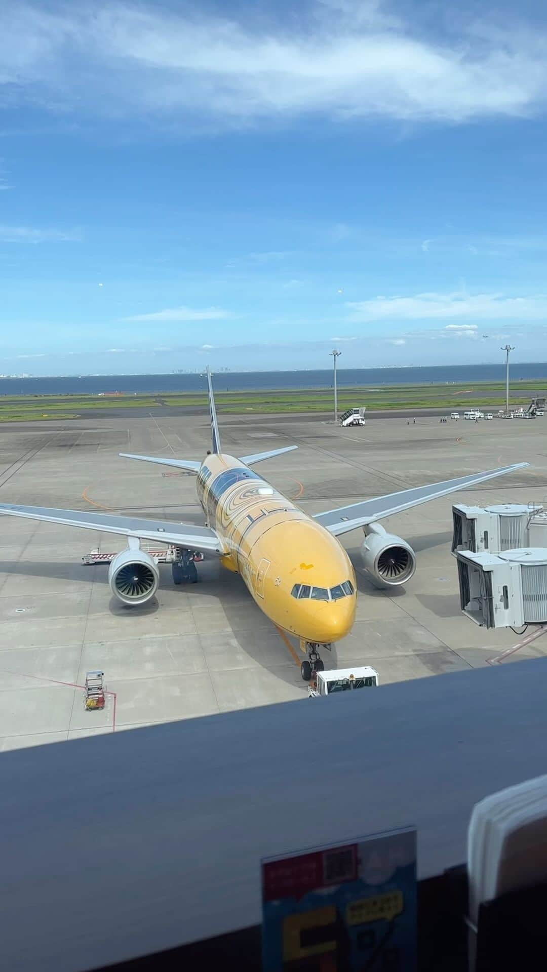 高村凛のインスタグラム：「今回はANAスターウォーズの飛行機でした✈️ #スターウォーズ飛行機」