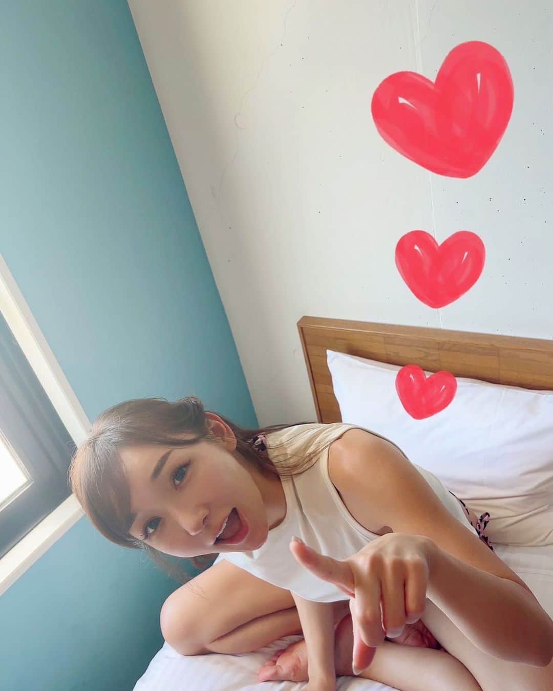 のインスタグラム：「撮影で初めましてのサウナへ💕 もぉ〜最高でした！  サウナも大好きですが最近は、よもぎ蒸しに行ったりもします🍂酸素風呂はまだ未経験なので近々行ってみよう！」