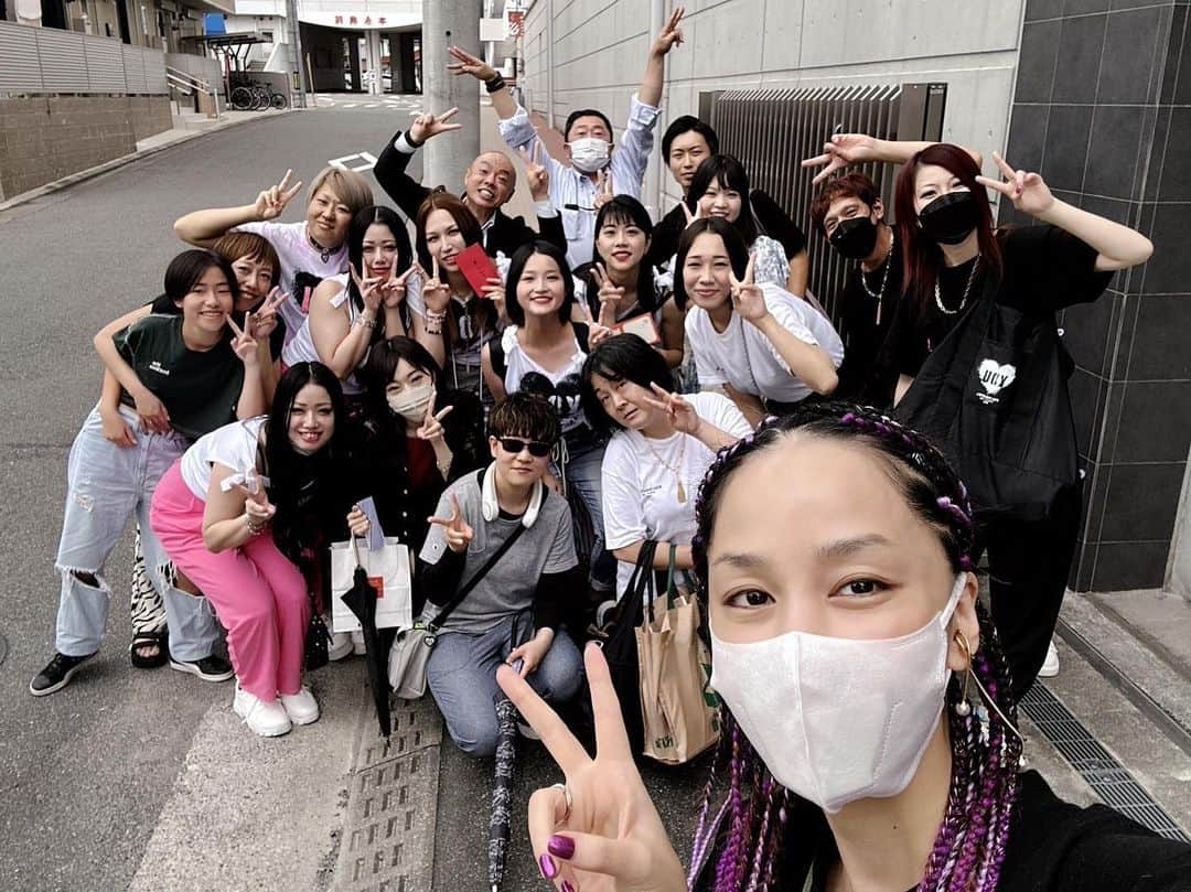 中島美嘉さんのインスタグラム写真 - (中島美嘉Instagram)「. 広島！ 入り待ちしてくれて ありがとう、涙  楽しもうねー！！！  #mikanakashimaconcerttour2023you  #広島 #中島美嘉」9月2日 13時00分 - mikanakashima_official