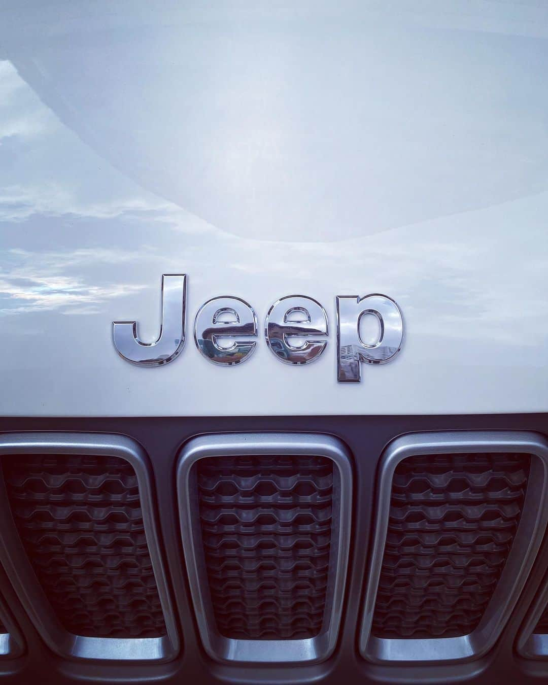 関智一さんのインスタグラム写真 - (関智一Instagram)「暫くはキミがバディ  #車検 #代車 #jeep」9月2日 12時55分 - sekitomokazu