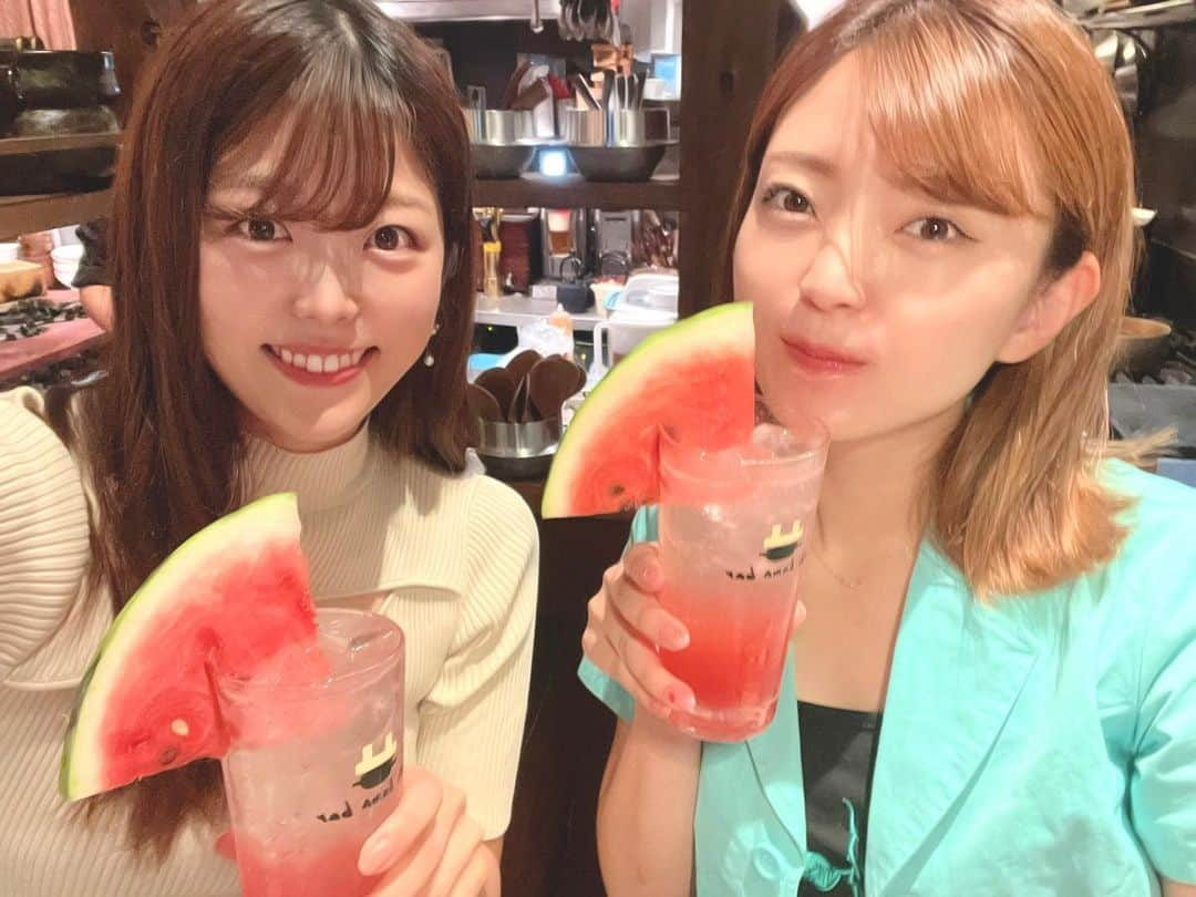 村上麻莉奈さんのインスタグラム写真 - (村上麻莉奈Instagram)「ひさびさ🥰🥰 いっぱい喋って近況報告して楽しかったー😆  #女子飲み #スイカ割り🍉 #釜めし #夏の終わり」9月2日 13時28分 - murakami_marina