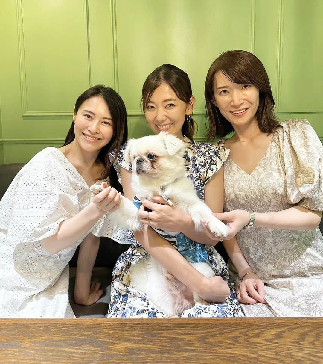 杉山由紀子のインスタグラム：「📍タッカンマリ専門店 RITZ 2nd(中目黒) ペットOK、個室ありのお店🐶  タッカンマリか火鍋を選んで食べ放題💓 飲み放題もあって最高💓  今回は個室だったので、しらたまもゆっくりくつろいでました✨ てか美女ふたりにべったりでうけた(笑)  ほんと楽しい夜でした😄 あみちゃん、いづみんありがとうねー♪  #中目黒ごはん #中目黒ディナー #タッカンマリ #RITZ #RITZ2nd  #タッカンマリ食べ放題 #食べ放題 #飲み放題 #犬OK #個室 #わんちゃんに優しいお店」