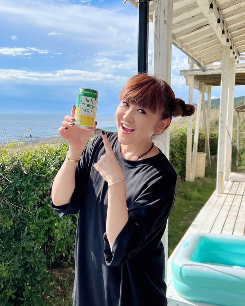 かないみかさんのインスタグラム写真 - (かないみかInstagram)「いいちこハイボール最高〜♥️ この前の海にて⭐️  #いいちこ #いいちこハイボール」9月2日 13時33分 - kanaimika3018