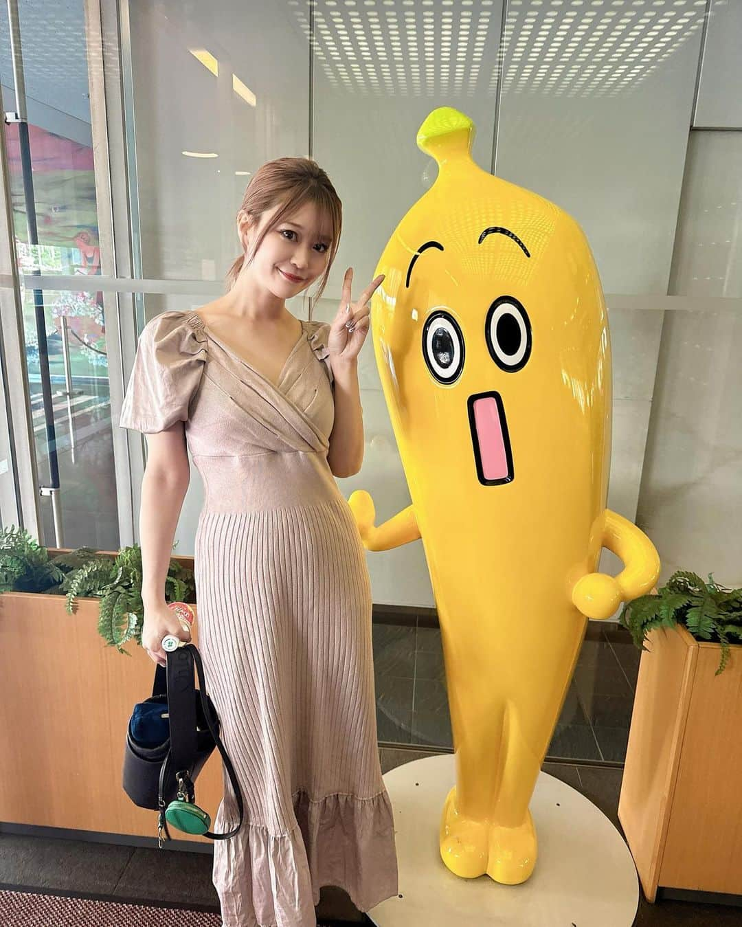 阿久津真央さんのインスタグラム写真 - (阿久津真央Instagram)「📻🤍  昨日はアントニーさんのラジオ 「アントニーのALL-IN」に ゲスト出演させていただきました☺️✨  大好きなポーカーのお話しを たくさんできて笑いすぎて 時間あっというますぎました🤣✨ アントニーさんありがとうございました🙇‍♀️✨  是非アーカイブ残っているので 聴き逃した方は''radiko''で 聴いてみてくださいっ🐰🤍」9月2日 13時48分 - akutsumao