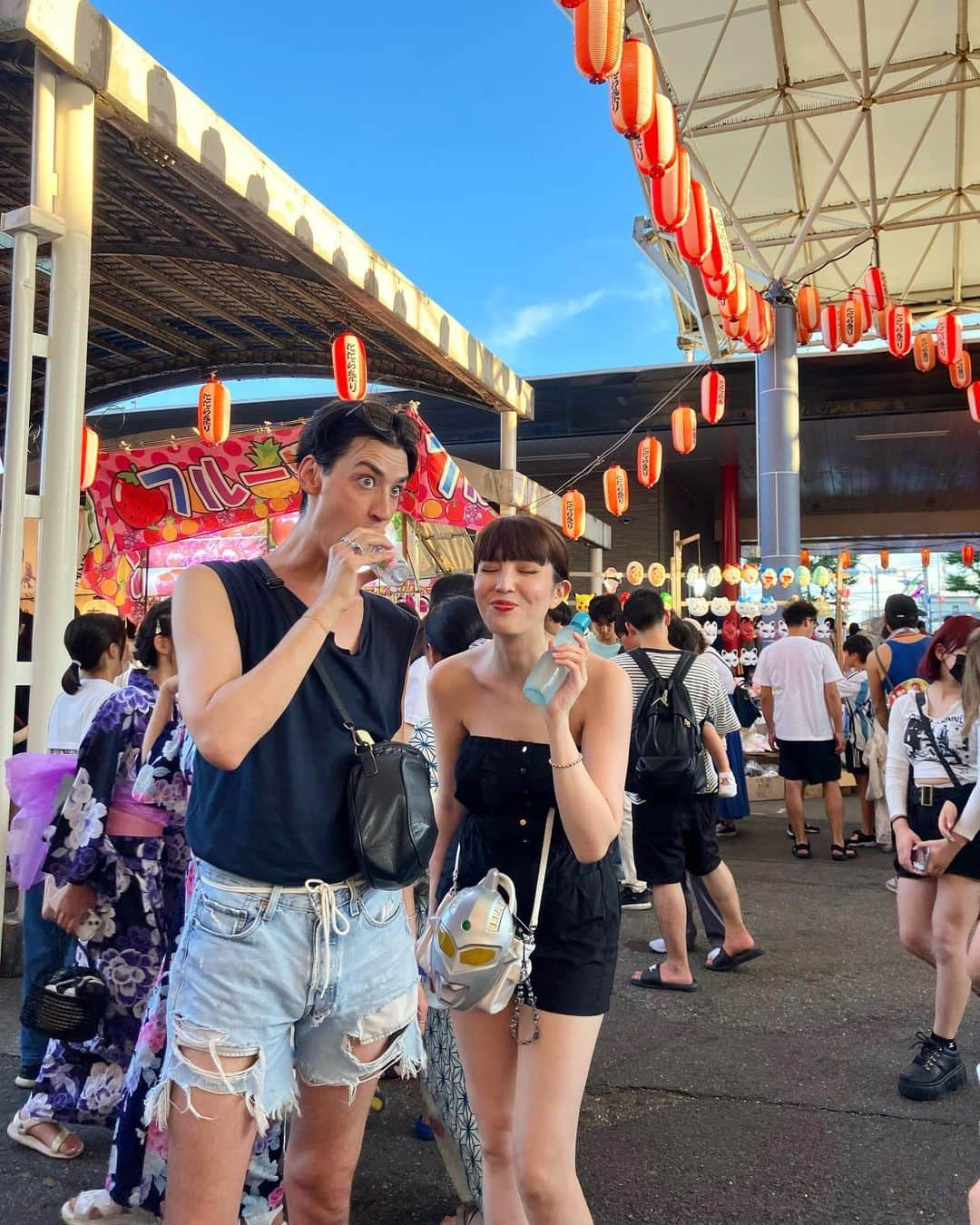 サマンサ麻里子さんのインスタグラム写真 - (サマンサ麻里子Instagram)「夏の思い出🏮🎆✨  母の地元のお祭りに行ってきました w/ @robin.rastenberger 🫶🏻  メダカ掬いはちゃんと取れました👀  そして今年はウルトラセブン55周年なので、ウルトラセブンのお面❤️  #夏祭り #お祭り #花火 #japanesefestival #matsuri #fireworks #ウルトラセブン」9月2日 13時50分 - samanthamariko