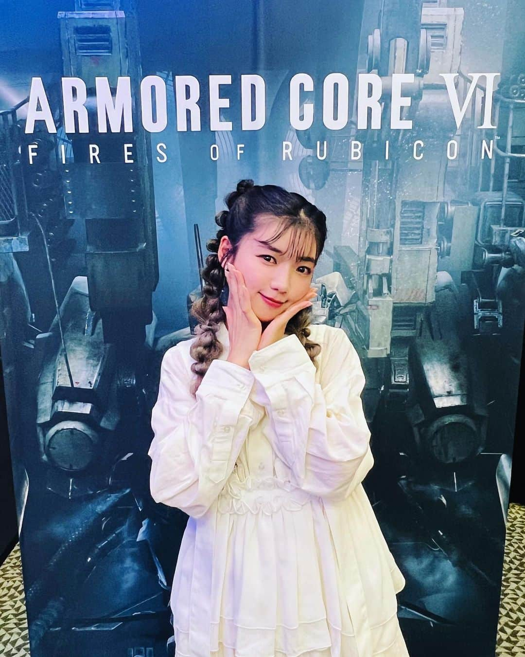 松嶋初音さんのインスタグラム写真 - (松嶋初音Instagram)「ゲームの仕事大好き❣️❣️❣️ AC6早くやりたい〜！！！！   #アーマードコア  #フロムソフトウェア  #AC6  #fromsoftware    #初心者だがワクワクが止まらねえ」9月2日 14時03分 - hatsunex