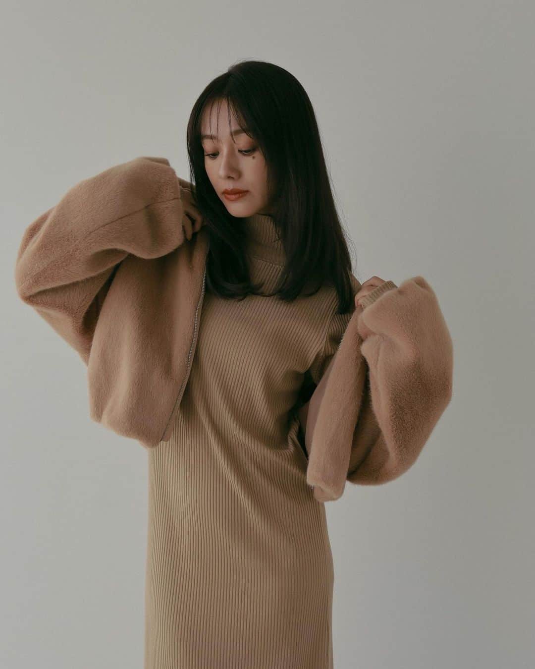 前田希美（まえのん）さんのインスタグラム写真 - (前田希美（まえのん）Instagram)「秋になったら1番着たいワンピ🩶 を着ておでかけ。  秋服たくさん買ったので 早く涼しくなれ~~！！  このワンピは11日に発売予定です。   #のんの私服 #code #fashion #nwith #nwithstyling」9月2日 14時44分 - maeda_nozomi