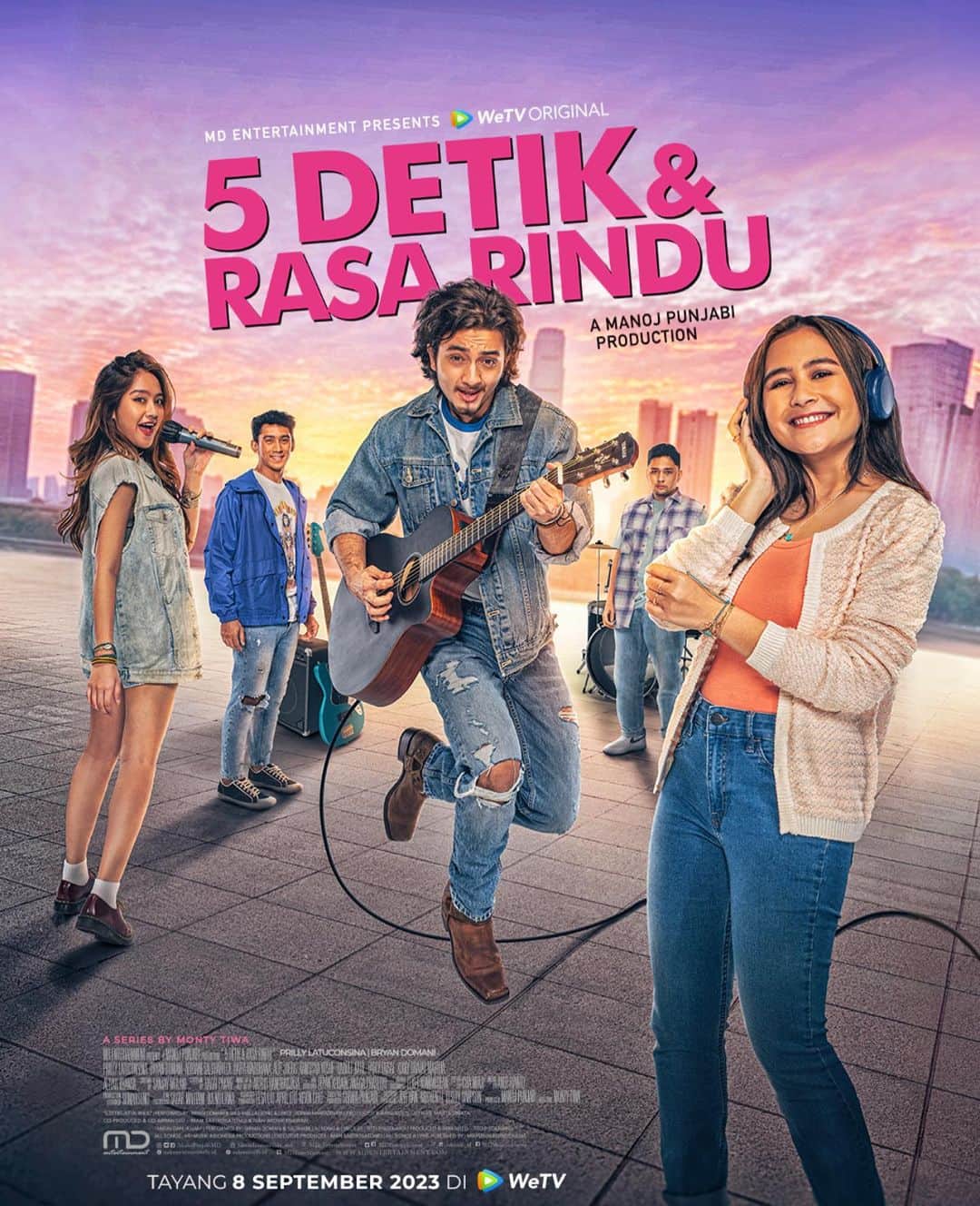 Prilly Latuconsinaのインスタグラム：「Hidup ini bagaikan melodi lagu yang memiliki ragam nada. Seperti kisah Via, Gana, dan Drupadi yang berusaha menemukan cinta, walau memendam luka di hatinya.  🎬: WeTV Original 5 Detik & Rasa Rindu 👉🏻: Tayang 8 September 2023 di @wetvindonesia | Setiap hari Kamis - Jumat pukul 18:00 WIB (1 bagian/hari) | VIP 1EP lebih awal | Total 8EP | Hari pertama tayang 2 bagian sekaligus 📍: https://bit.ly/5DetikRasaRinduWeTV  #5DetikdanRasaRindu #5DetikRasaRindu #MDEntertainment #WeTVOriginal #WeTVIndonesia」