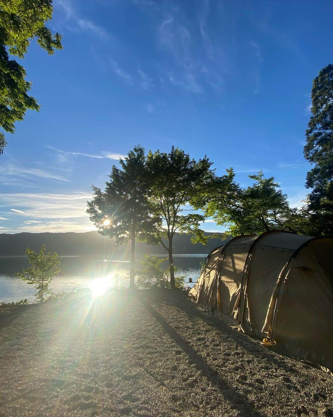 岩本憧子さんのインスタグラム写真 - (岩本憧子Instagram)「. ファミリーキャンプ🏕️ 青木湖編☁️ . 湖畔キャンプに憧れていた私。 ついに夢が叶いました✌️ . さいっこーに気持ちよかったです！ . . . #ファミリーキャンプ　#キャンプ #青木湖　#青木荘キャンプ場  #湖畔キャンプ #サバティカル　#アルニカ」9月2日 15時13分 - akoiwamoto