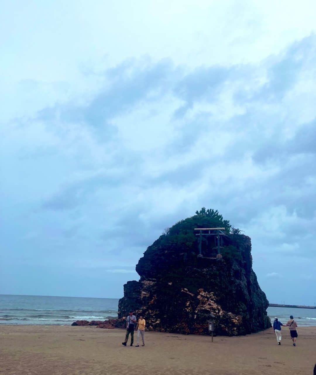 山さんさんのインスタグラム写真 - (山さんInstagram)「昨日日本海いて 今日瀬戸内海にいるって なんか海賊みたいね #山岡トモタケ #seesowtour」9月2日 15時15分 - yamaoka_tomotake