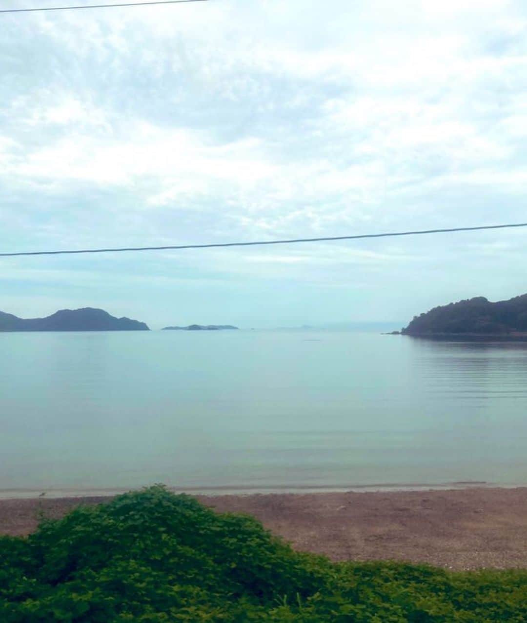 山さんさんのインスタグラム写真 - (山さんInstagram)「昨日日本海いて 今日瀬戸内海にいるって なんか海賊みたいね #山岡トモタケ #seesowtour」9月2日 15時15分 - yamaoka_tomotake
