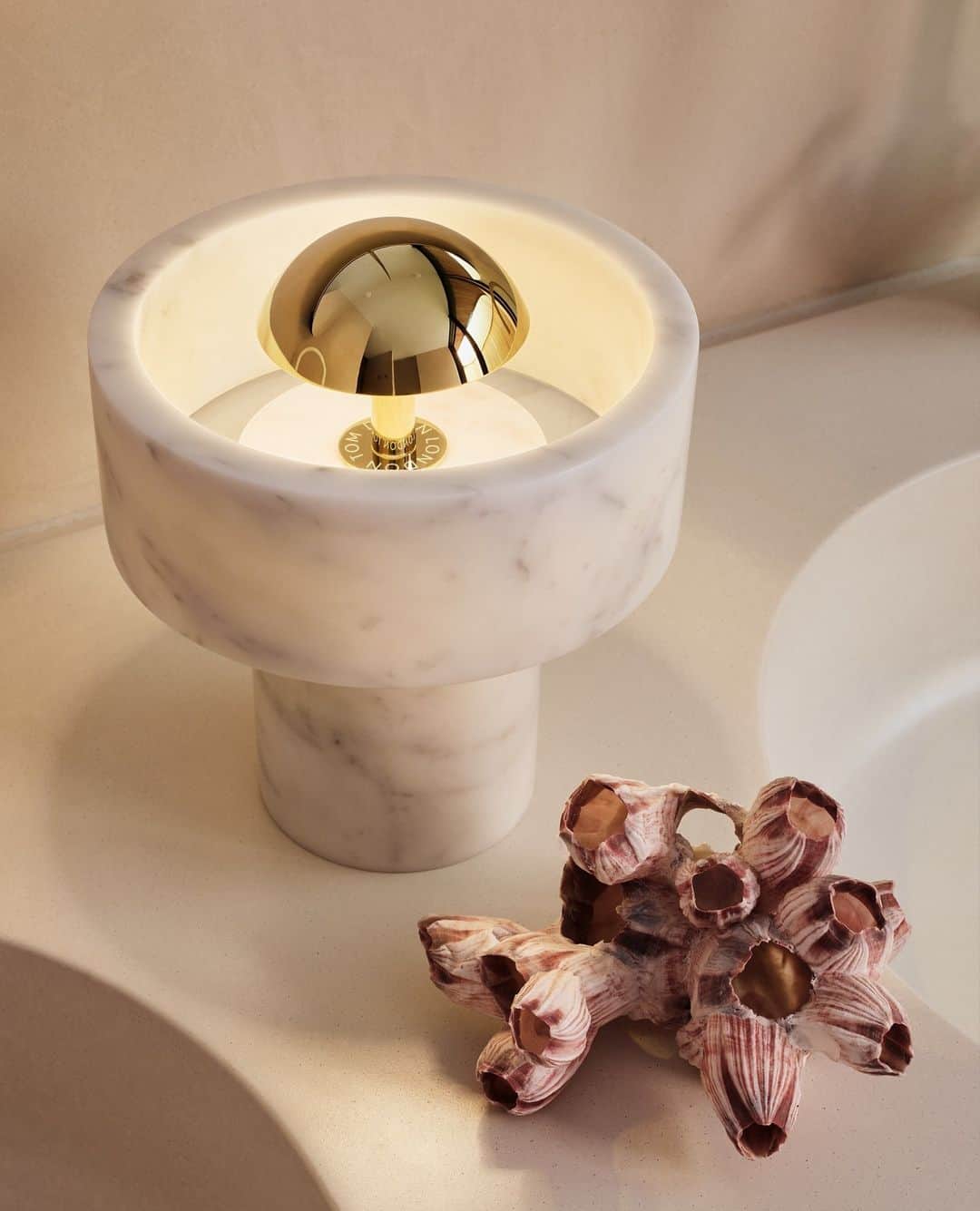 トム ディクソンのインスタグラム：「The hard, semi-precious surface of our STONE Portable bears a unique fingerprint that has transfixed architects, sculptors and designers for millennia, and for us too this is the dream material.」