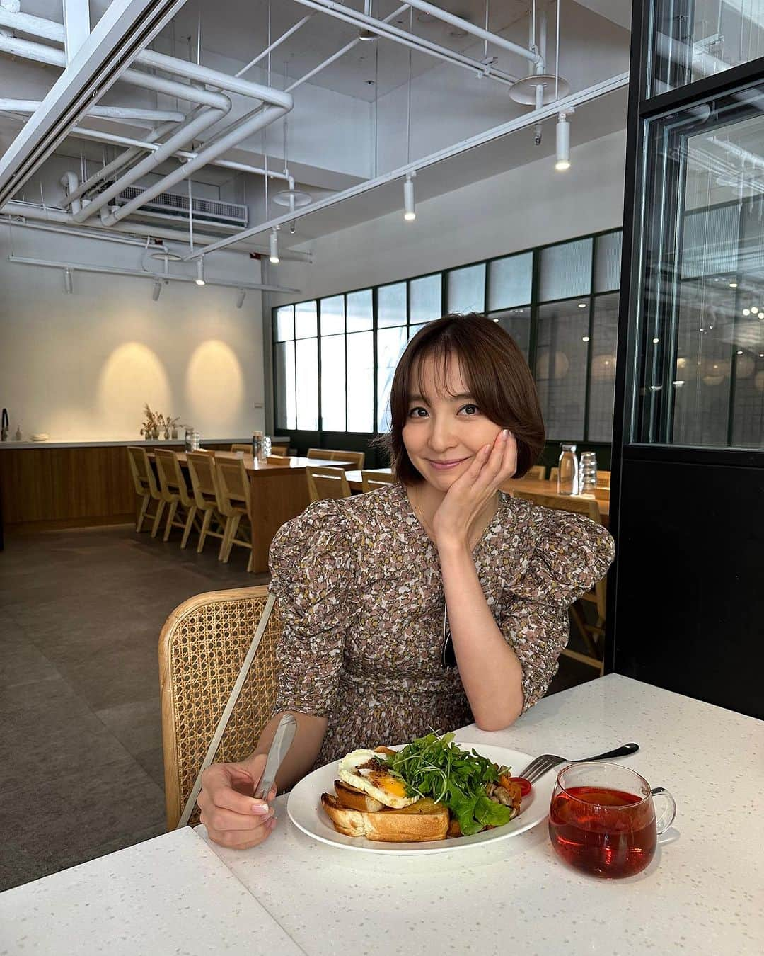 篠田麻里子さんのインスタグラム写真 - (篠田麻里子Instagram)「夏の思い出✨  フォルダー溜まりすぎてて 夏の思い出投稿しよっと😁  今年は背中出したくて背中強化してました笑  私の背中に付き合ってくれてありがとうございます😊笑  #マリ活#背中」9月2日 16時05分 - shinodamariko3