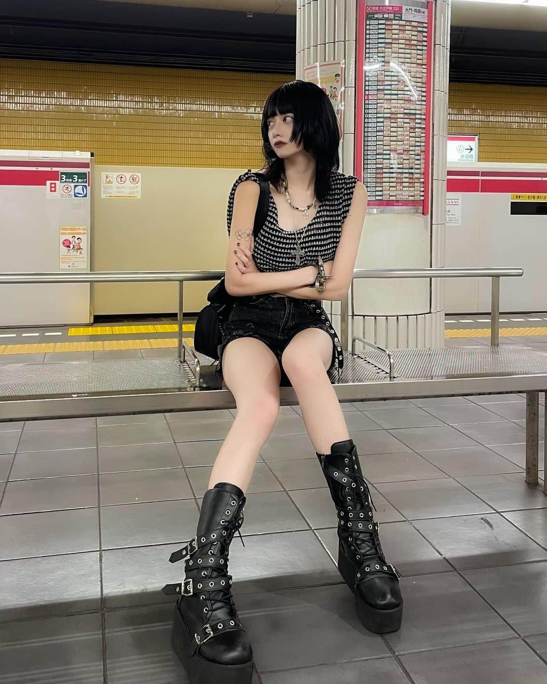 櫻子のインスタグラム：「🚃」