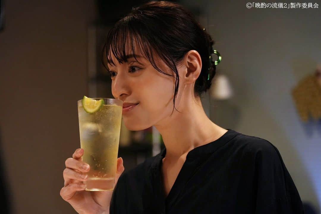 晩酌の流儀のインスタグラム：「𖠚՜ 第9️⃣話もご視聴いただき、ありがとうございました‼️  休日に海野さん(#おかやまはじめ)と釣りをすることになろうとは...美幸さん(#栗山千明)も予想だにしなかったことでしょう😅  海野さんは休日だろうと関係なく Going my wayでした‼️ 　 ••┈┈┈┈┈┈┈•• 　見逃し配信中！ ••┈┈┈┈┈┈┈•• 　  美幸流の和洋中バリエーション豊かな 晩酌が楽しめる「#晩酌の流儀 ２」は、絶賛見逃し配信中🤩 　 ▽無料見逃し配信 #TVer #ネットもテレ東（番組HP）  ▽見放題配信 #UNEXT #amazonprimevideo  ぜひ、週末の晩酌のお供に お楽しみください🍻 　　 　 🍺━━━━━━━━━━🥢 ドラマ25「晩酌の流儀２」 🗓️毎週金曜 深夜24:52~ 　 　 #テレビ東京 #晩酌の流儀２ #栗山千明 #武田航平 #辻凪子 #馬場裕之(#ロバート) #ミスターちん #おかやまはじめ #yonawo #佐藤千亜妃」